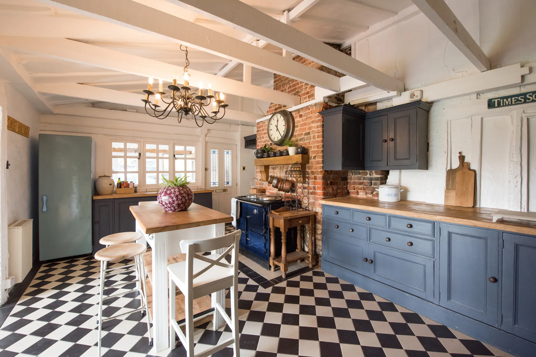 Reviving Vintage: Home Trends Making a Comeback