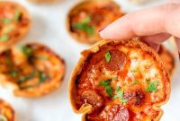 Cheesy Pizza Poppers