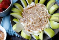 Spiced Caramel Apple Pecan Cheesecake Dip