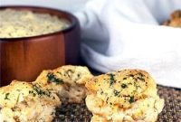 Irresistible Garlic Cheddar Biscuits