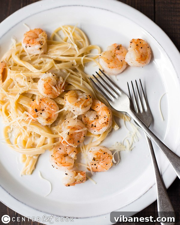 shrimp-fetuccine-alfredo-3.jpg Delicious creamy Shrimp Fettuccine Alfredo ready to serve