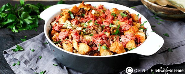 Flavorful Thanksgiving Sausage, Ham, and Apple Stuffing