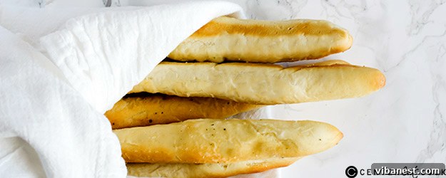 Olive Garden Copycat Garlic Butter Breadsticks Irresistible homemade garlic butter breadsticks, just like Olive Garden