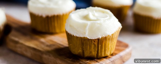 Classic Vanilla Cupcakes: A Deliciously Fluffy Recipe