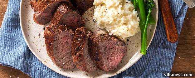 grilled-steak-compound-butter-1.jpg Grilled steak with melting compound butter