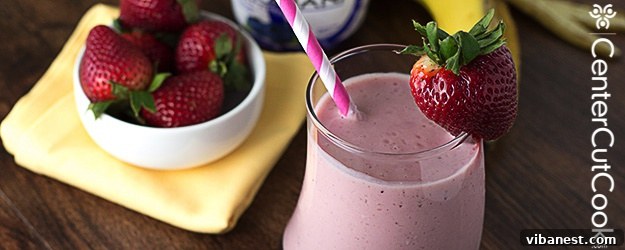 berry banana yogurt smoothie.jpg Berry banana yogurt smoothie