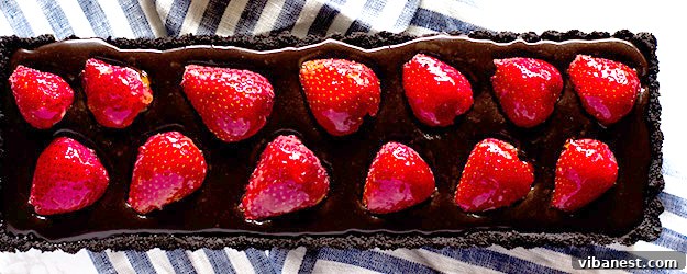 Decadent No-Bake Chocolate Strawberry Tart with fresh fruit topping