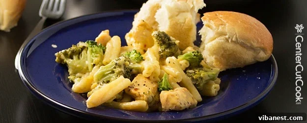 Delicious One Skillet Cheddar Broccoli and Chicken Pasta