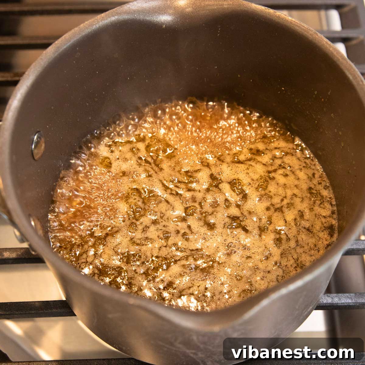 Bright Apple Cider Vinegar Slaw 4 Shredded purple cabbage adds color to the coleslaw mix.