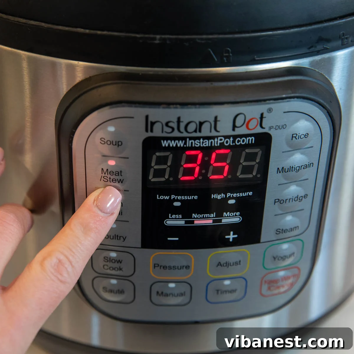 Instant Pot Irish Comfort Stew 13 Instant Pot set to cook for 35 minutes on high pressure, ensuring tender beef and vegetables.