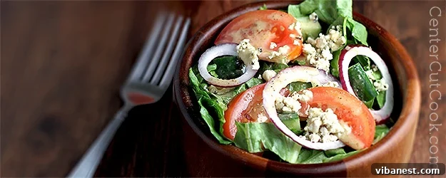 greek salad dressing.jpg Greek salad dressing