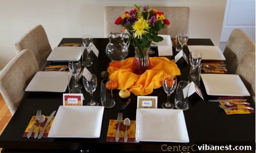 Simple Thanksgiving Table Thanksgiving Table Setting with Paper Napkins