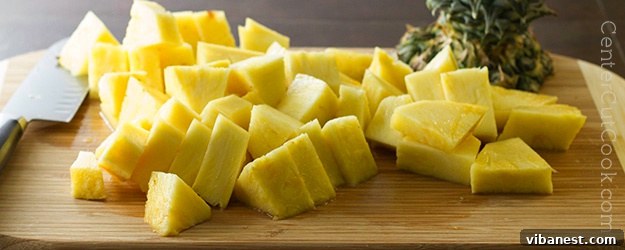 how to cut a pineapple.jpg How to cut a pineapple