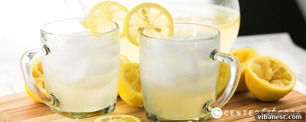 homemade lemonade.jpg Homemade lemonade